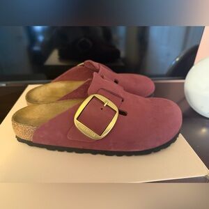 Birkenstock Berry Suede Clogs with Buckle - size 39